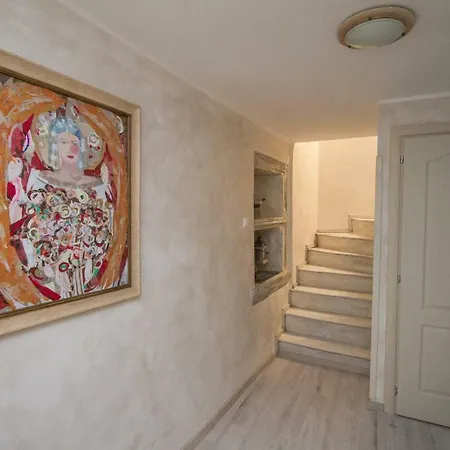 Apartament Arheo *