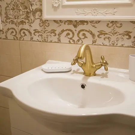 Apartament Arheo *