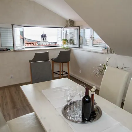 Arheo Apartament *